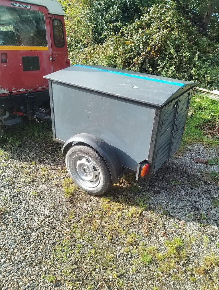 Dog trailer 