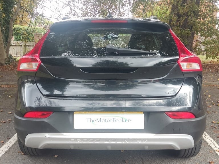 Volvo V40 D2 CROSS COUNTRY LUX