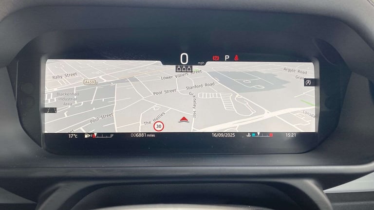 2025 Land Rover Defender 3.0 D250 X-Dynamic SE 90 3dr Auto ESTATE DIESEL Automatic