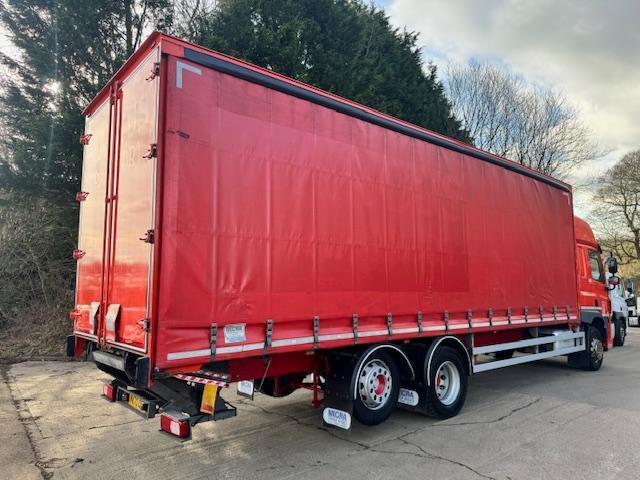 2020 70 DAF CF 320 E6 6x2 rear lift space sleeper cab 30ft curtain side tail-lif