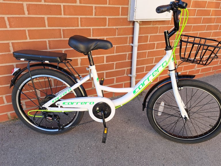 Ladies or kids small shopper bike brilliant condition ideal for birthday present 