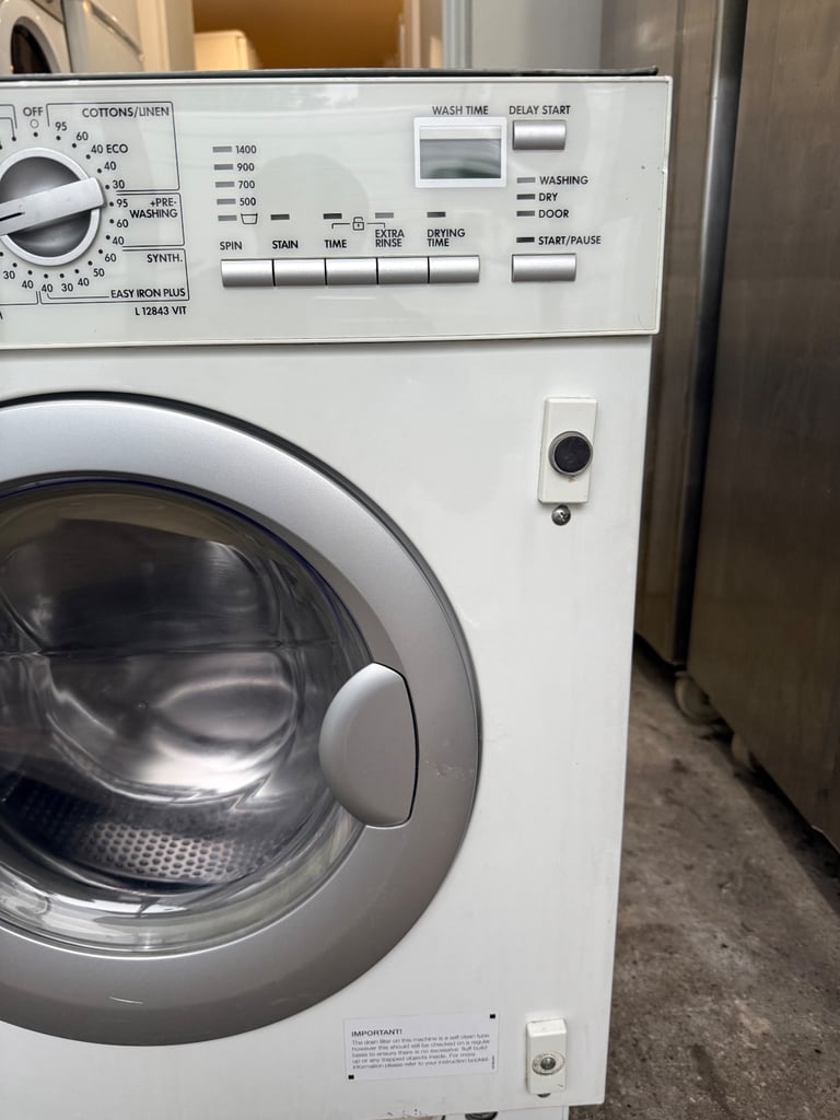 7KG AEG BUILT IN NICE WASHER & DRYER WITH WARRANTY  