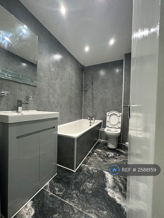 2 bedroom house in Stoke Road, Slough, SL2 (2 bed) (#2588159)