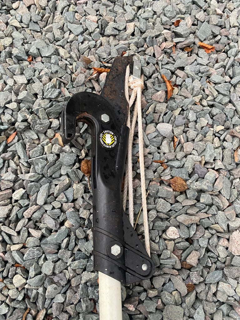 Nearly New Ratchet Tree Lopper & Telescopic Pole Saw Pruner