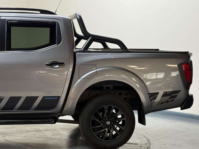 2020 Nissan Navara 2.3 dCi N-Guard Auto 4WD Euro 6 4dr Pickup Diesel Automatic