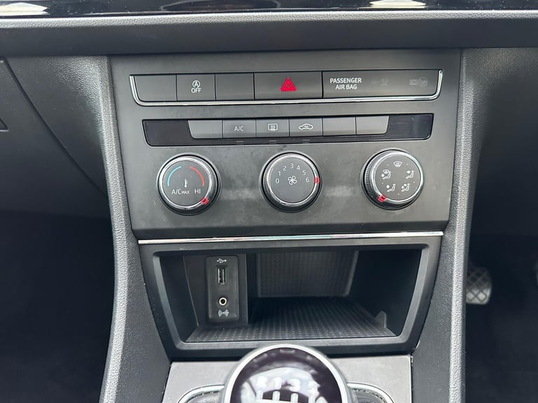 2015 SEAT Leon 1.2 TSI SE Euro 6 (s/s) 5dr HATCHBACK Petrol Manual