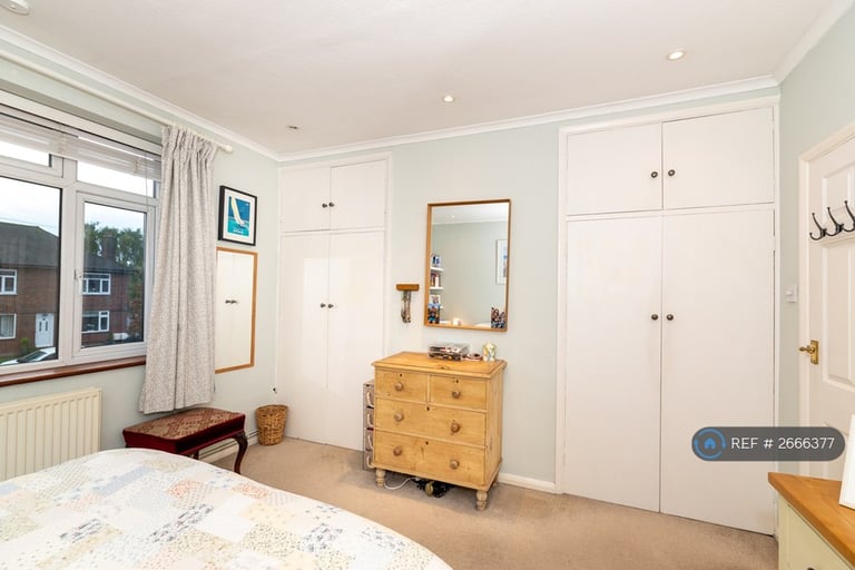 2 bedroom flat in Streatham Common, London, SW16 (2 bed) (#2666377)