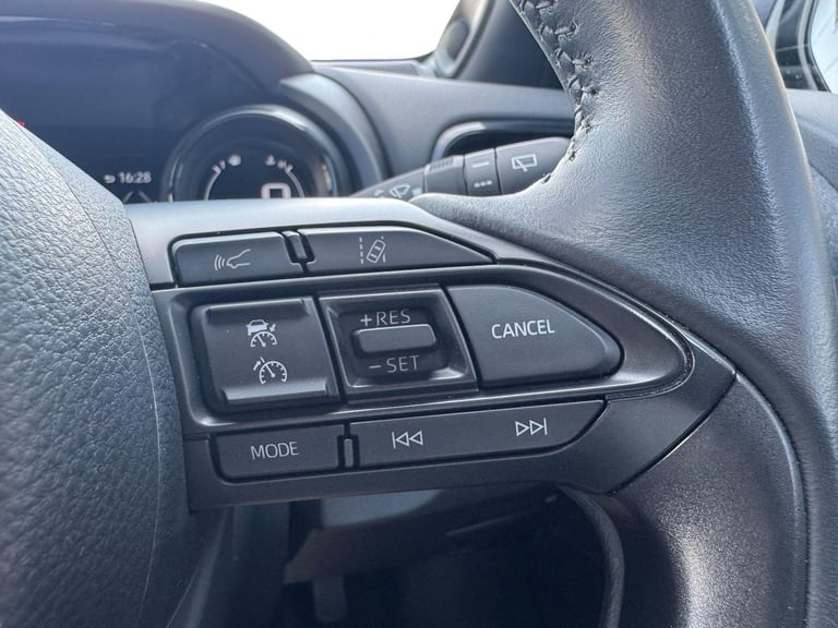 2022 Toyota Yaris 1.5 VVT-h Dynamic E-CVT Euro 6 (s/s) 5dr HATCHBACK Petrol/Electric Hybrid Autom...