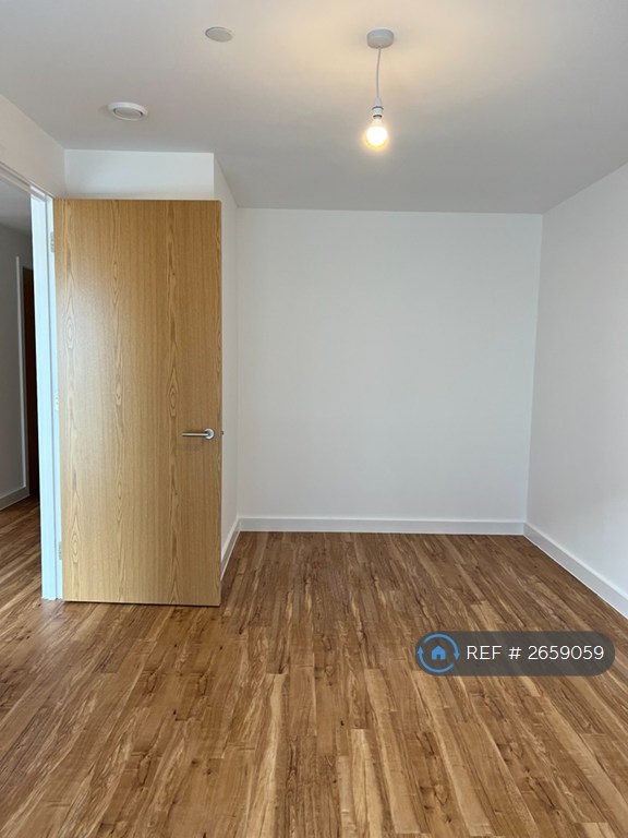 1 bedroom flat in Pomona Strand, Old Trafford, Manchester, M16 (1 bed) (#2659059)