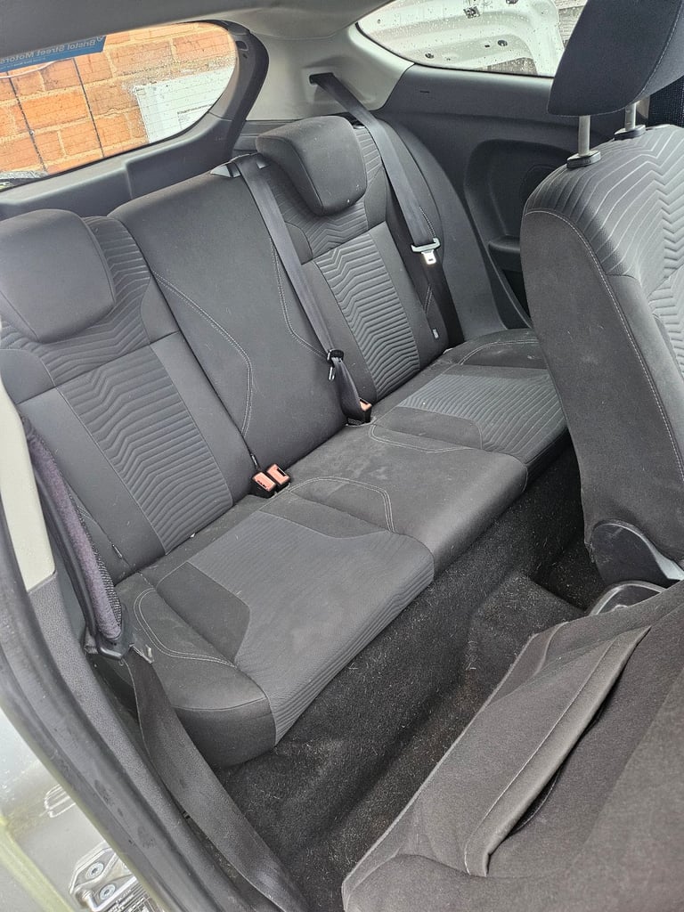 Ford, FIESTA, Hatchback, 2015, Manual, 1241 (cc), 3 doors