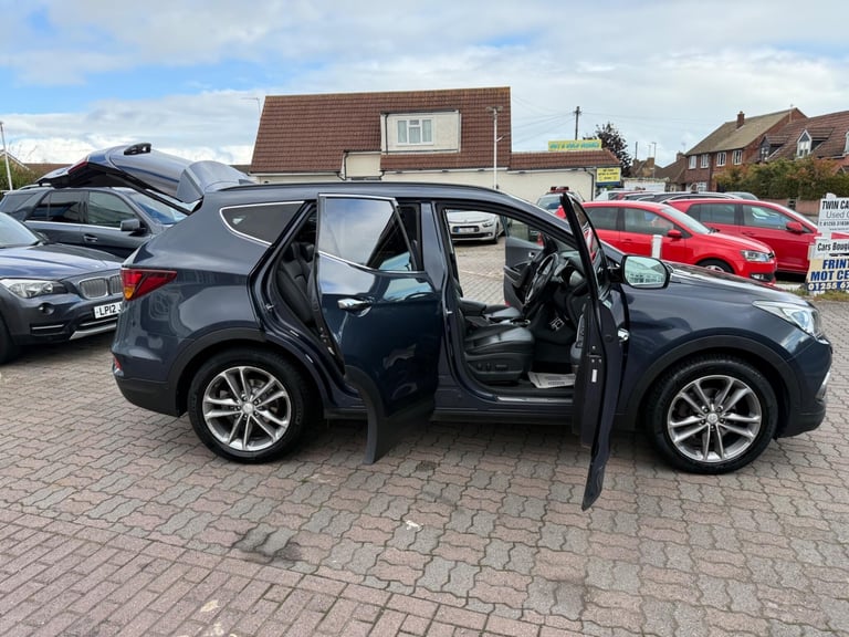 2017 Hyundai Santa Fe 2.2 CRDi Blue Drive Premium SE Auto 4WD Euro 6 (s/s) 5dr (7 Seat) ESTATE Di...