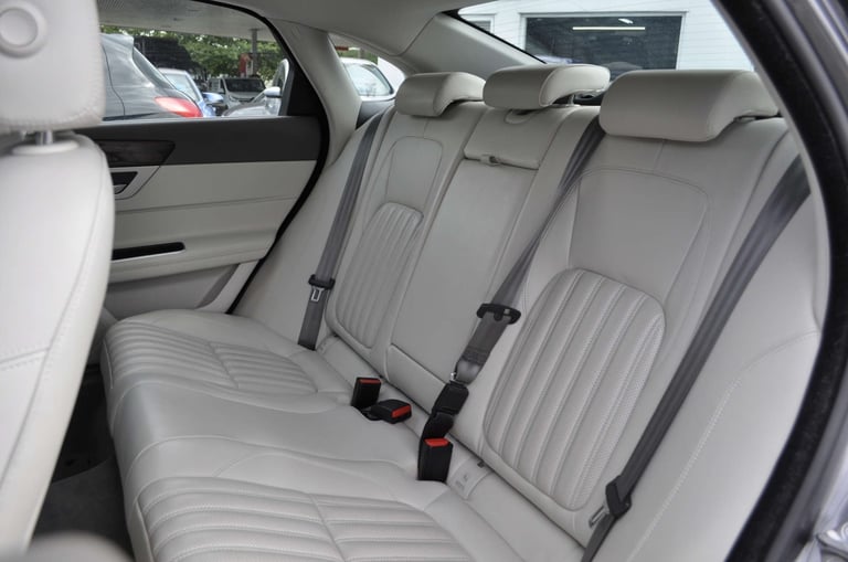 2017 Jaguar XF 2.0 XF Portfolio i Auto 4dr Saloon Petrol Automatic
