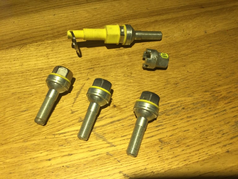 Mercedes Locking Wheel Nuts (New)