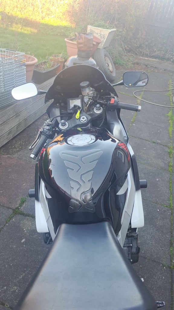 HONDA CBR FIREBLADE 2001 929 GSXR ZX9R NINJA R1 MT09 