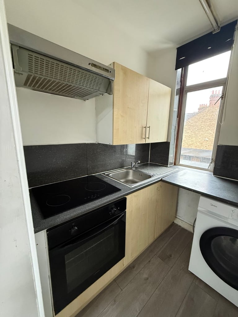 BEAUTIFUL LARGE STUDIO FLAT FOR RENT IN HOUNSLOW CENTRAL