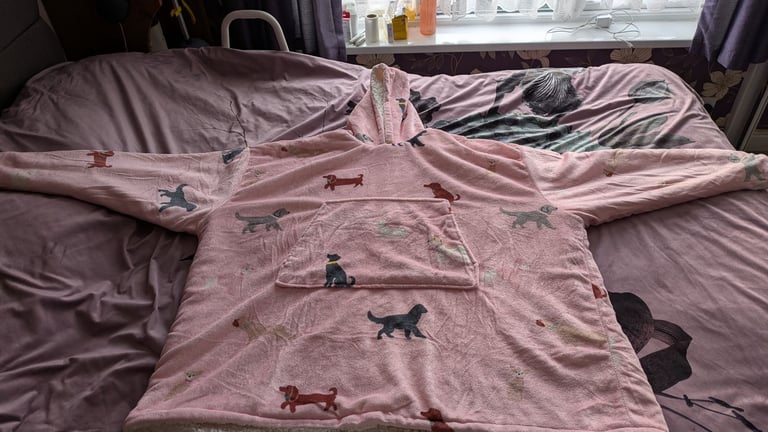 Hug and Snug fleecy night top