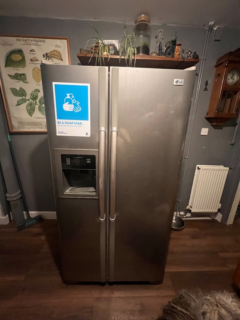 image for LG AMERICAN fridge freezer with ice maker and water dispenser