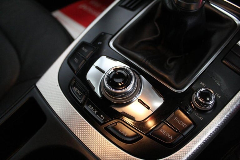 AUDI A4 2.0 TDI SE Technik quattro Euro 5 (s/s) 4dr 2013