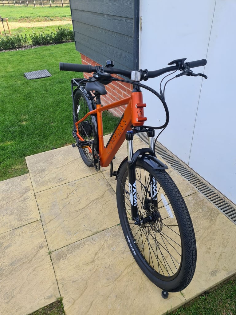 Compass Electric bike, hardly used and in great condition
