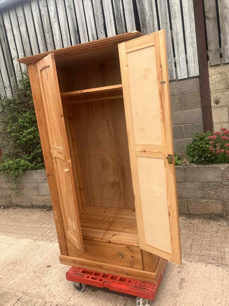 Solid wood pine 2 door wardrobe with drawer and shelf