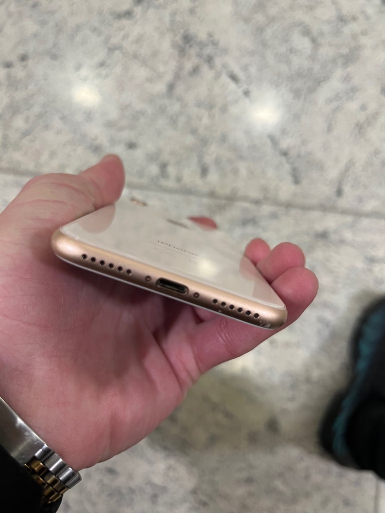 IPHONE SE ROSE GOLD 2020 for sale 
