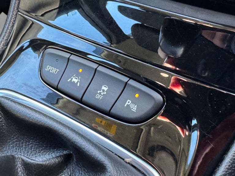 2017 Vauxhall Astra 1.4T 16V 150 SRi 5dr HATCHBACK PETROL Manual