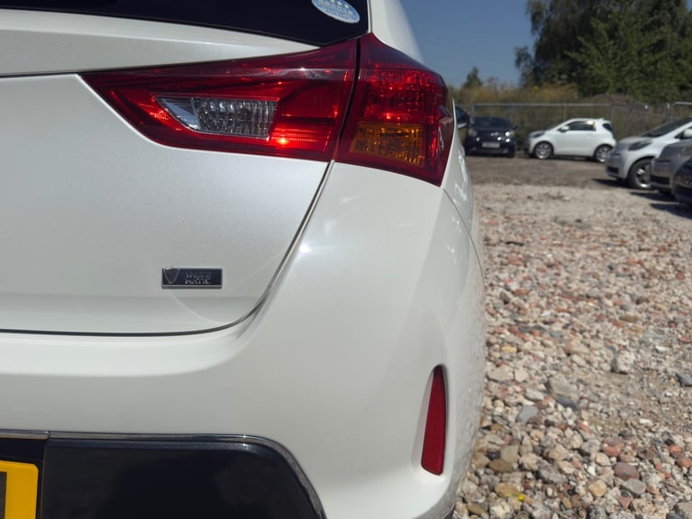 2025 Toyota Auris PETROL AUTOMATIC 1,5L Hatchback HYBRID ELECTRIC Manual