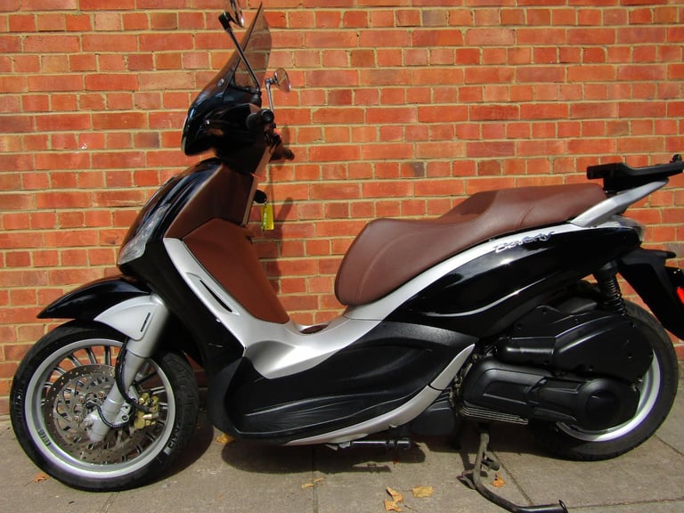 PIAGGIO BEVERLY 300cc GREAT COMMUTER VERY FAST AND RELIABLE. CHEAP TO RUN.