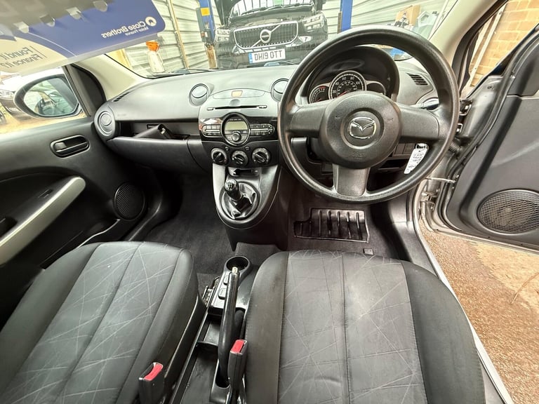 2015 Mazda Mazda2 1.3 SE Euro 5 5dr (a/c) HATCHBACK Petrol Manual