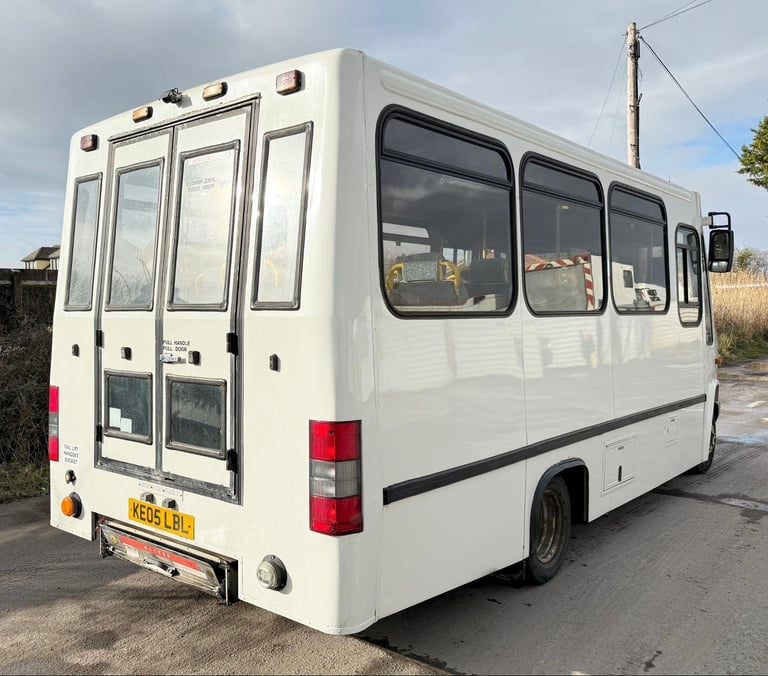 2005 MERCEDES VARIO 614 MINIBUS CAMPER MOTORHOME RACEVAN RAMP-LIFT 35,000 MILE!!
