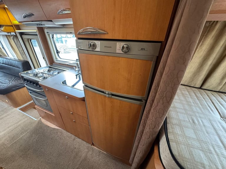 Eura Mobil 840 EB Rear bed & over cab bed 4 Berth 4 Belts