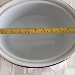 Evesham Gold Game casserole dish (very big)
