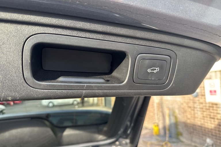 2024 MG MG HS 106290 Hatchback Petrol Manual