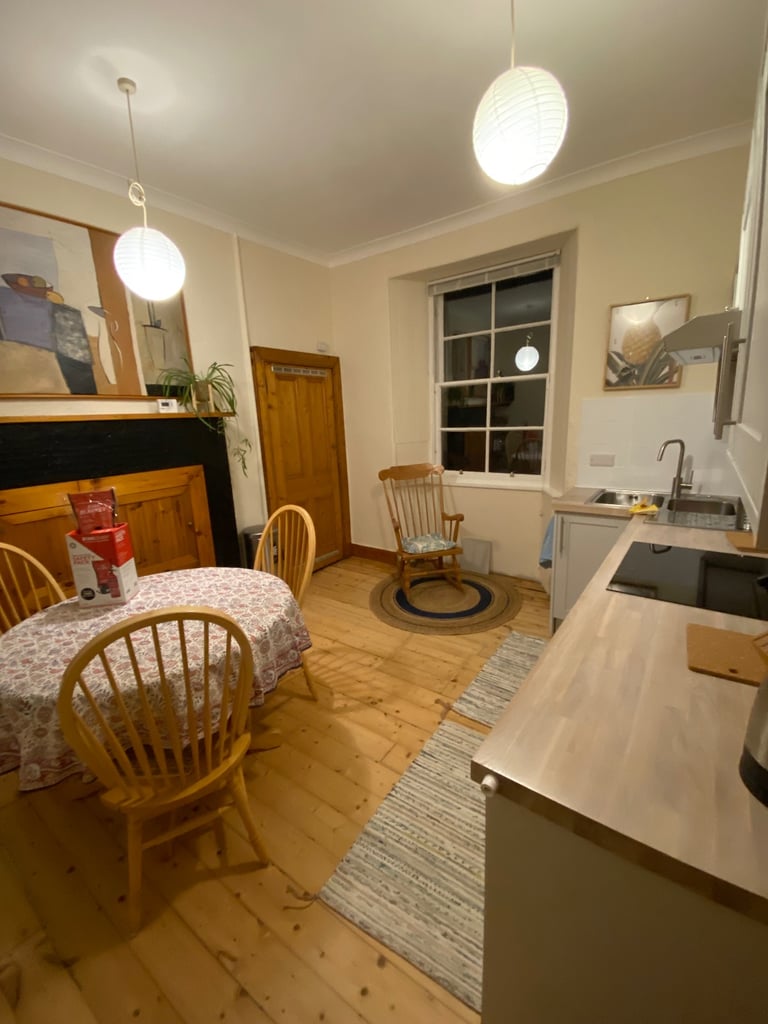 EH1 One bedroom cosy furnished flat from 14 Oct £1150/mo