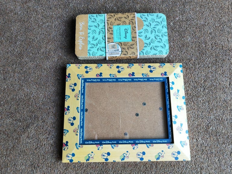 Walt Disney world picture frame and new small Disney stationery set 