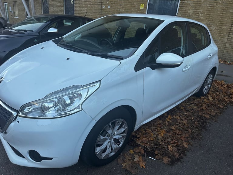 Peugeot, 208, Hatchback, 2014, Manual, 1199 (cc), 5 doors