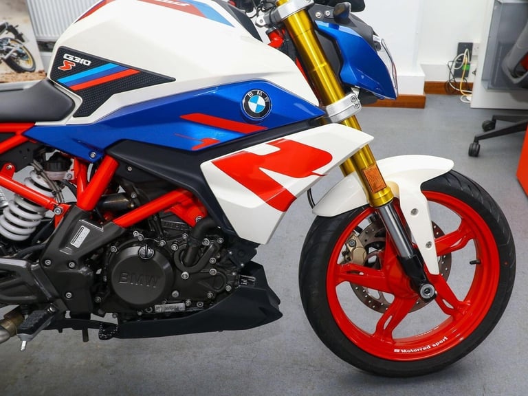 2023 '23 BMW G310R. ONLY 1,182 MILES. Heated Grips. A2 Legal. Great Value £3,695
