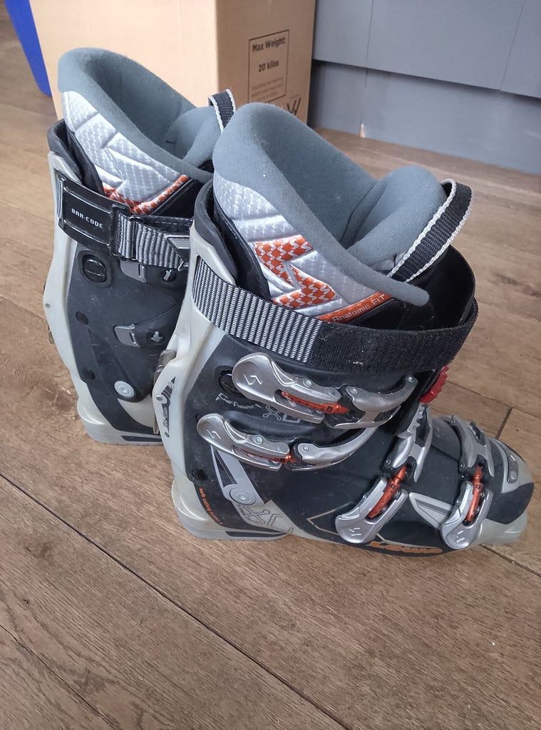 Ski boots great condition. . . 