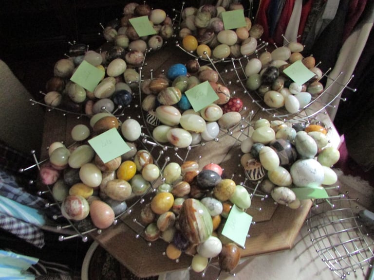 HUGE Collection of 315 x Various Marble / Onyx / Alabaster Eggs