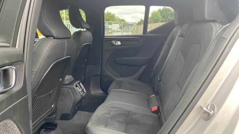 2024 Volvo XC40 2.0 B4P Plus Dark 5dr Auto Petrol Estate Estate Petrol Automatic