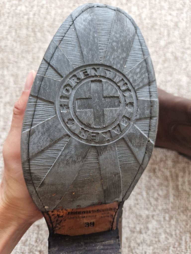 Boots paid £400