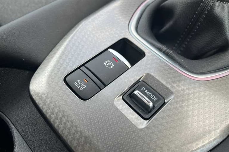 2025 Nissan Qashqai 1.3 DIG-T MH N-CONNECTA 5DR Hatchback Petrol Manual