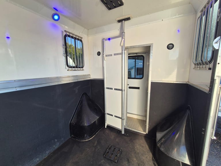 Peugeot Regents Stallion Horsebox Horse Box 2017