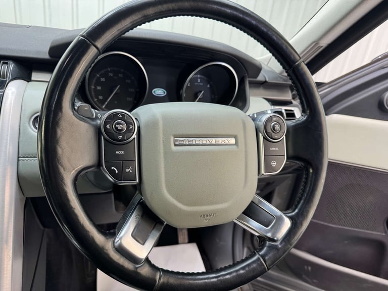2017 Land Rover Discovery 3.0 Discovery Luxury HSE TD6 Auto 4WD 5dr SUV Diesel Automatic