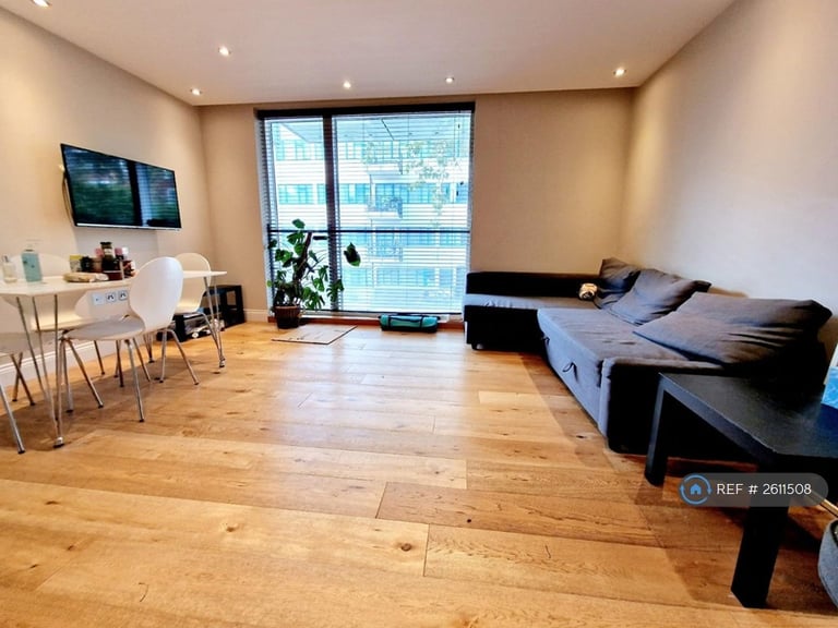 3 bedroom flat in Ferdinand Street, London, NW1 (3 bed) (#2611508)