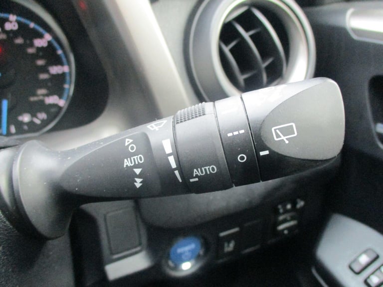  Toyota RAV4 2.5 VVT-h Design SUV 5dr Petrol Hybrid CVT Euro 6 (s/s) (197 ps) Petrol/Electric Hyb...