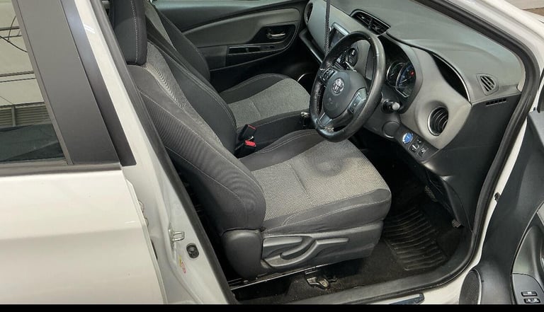 Toyota Yaris 1.5 VVT-h Icon E-CVT Euro 6 5dr Petrol/Electric Hybrid Automatic