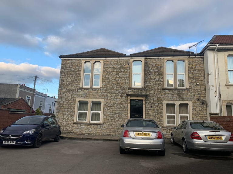 Large studio flat available in Ashley down with off street parking. 1 tenant only