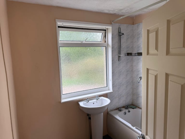 3 Bedroom semi-detached property 