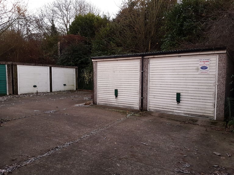 Garage to rent:- MEADOWVIEW COURT (OFF BATH ROAD) COLNBROOK SL3 0NX